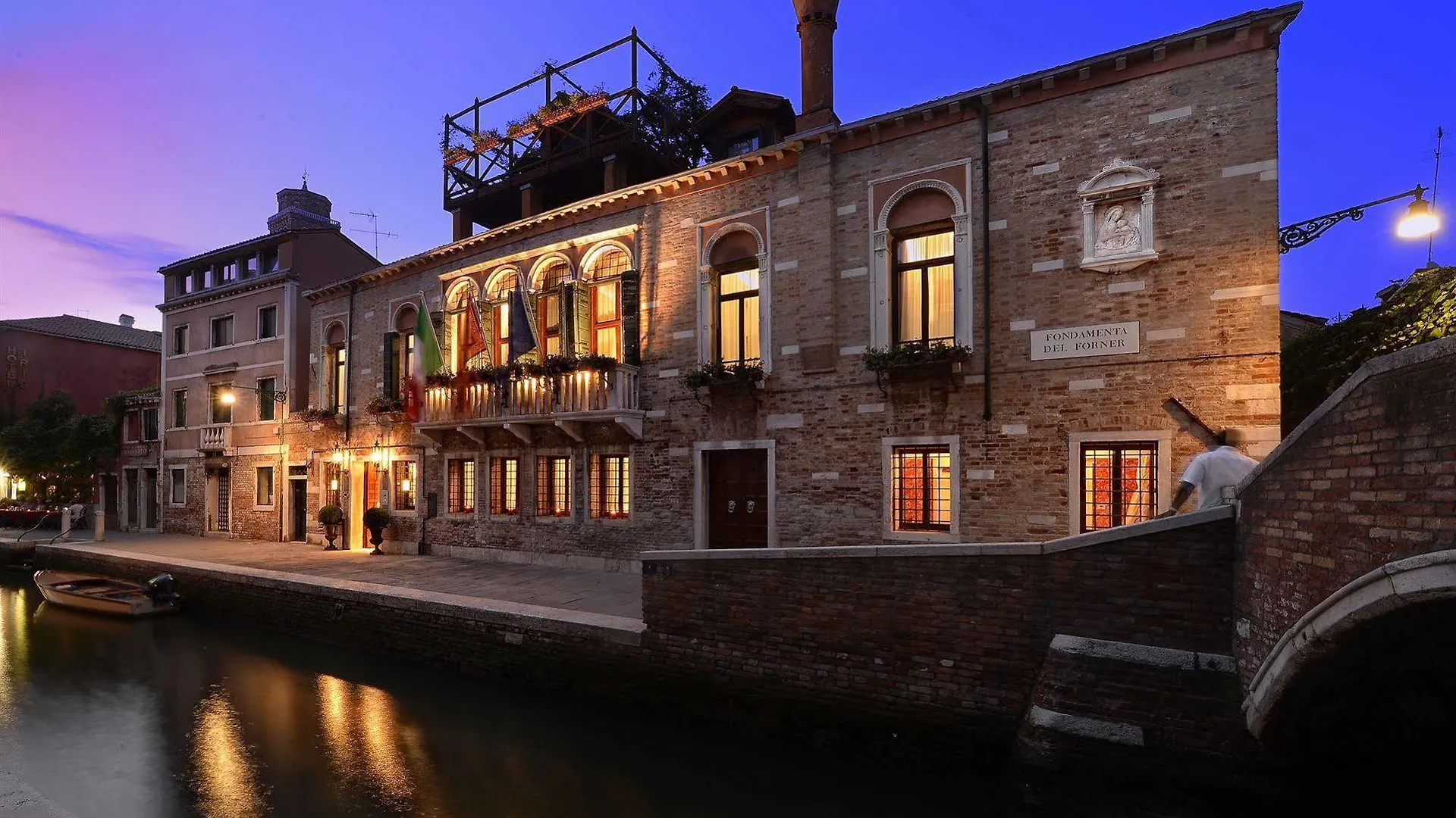 Palazzetto Madonna location
